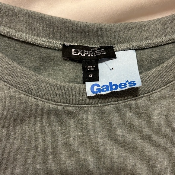 Adorable express sweatshirt dress with scallop detail sleeves - Picture 3 of 5